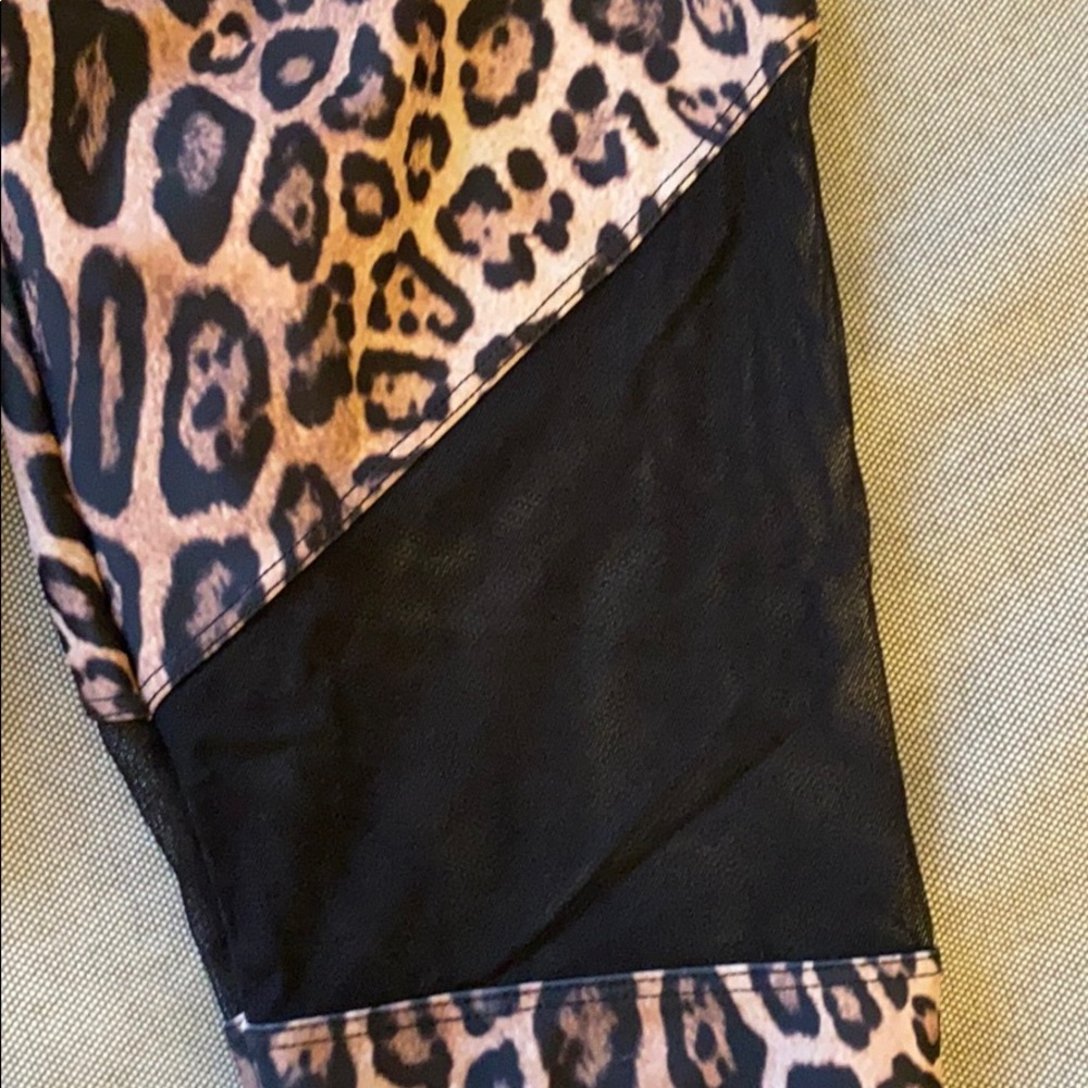 Onzie leopard capris mesh